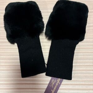 Glamourpuss  Black Fur Fingerless Gloves